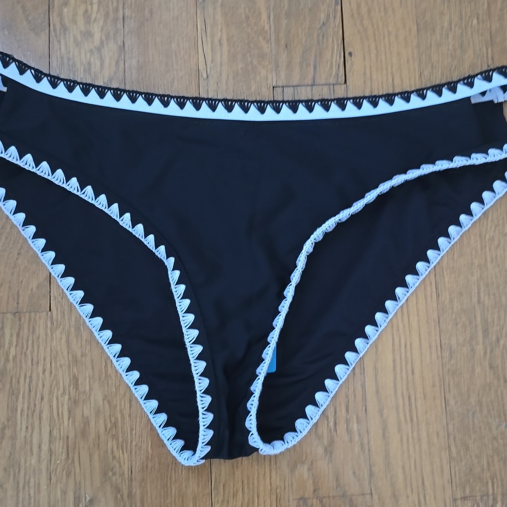 CUPSHE BRAND WOMEN'S BLACK AND WHITE  SWIM BOTTOMS SIZE XL